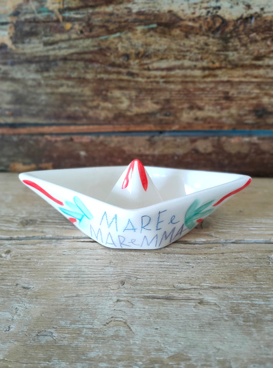 Barchetta di Carta in Ceramica Dipinta a Mano "Mare & Maremma"