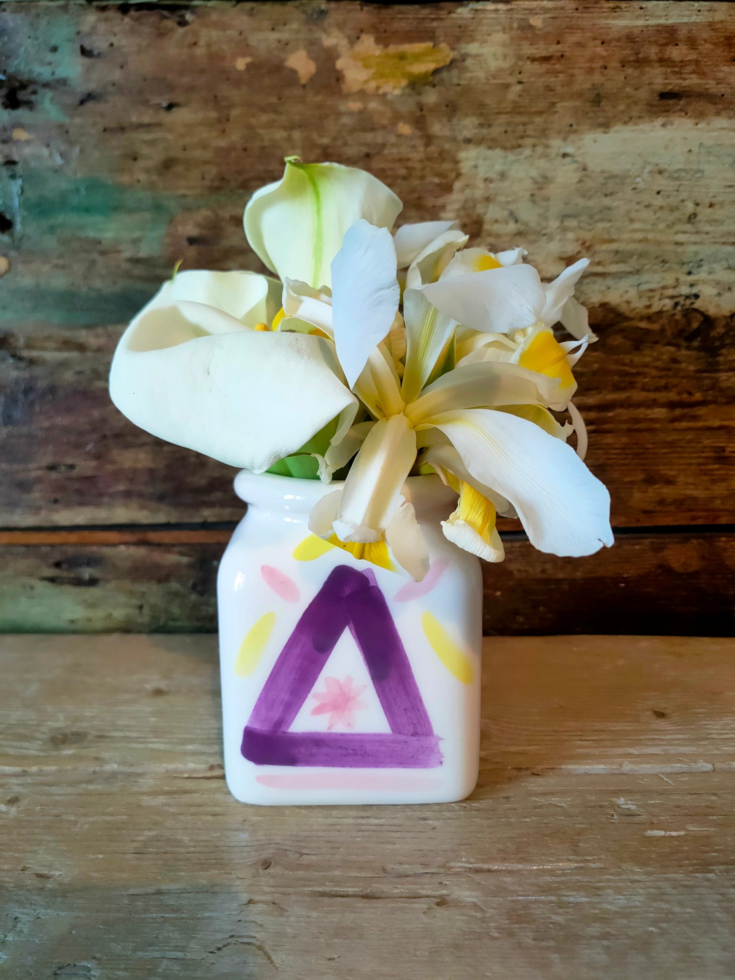Vaso per fiori "Bouquet" piccolo, scritta blu, in Ceramica Dipinta a Mano.