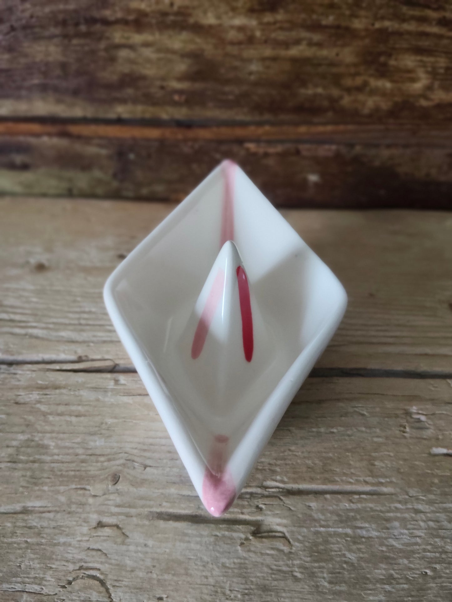Barchetta di Carta in Ceramica Dipinta a Mano "Call Me By Your Name"