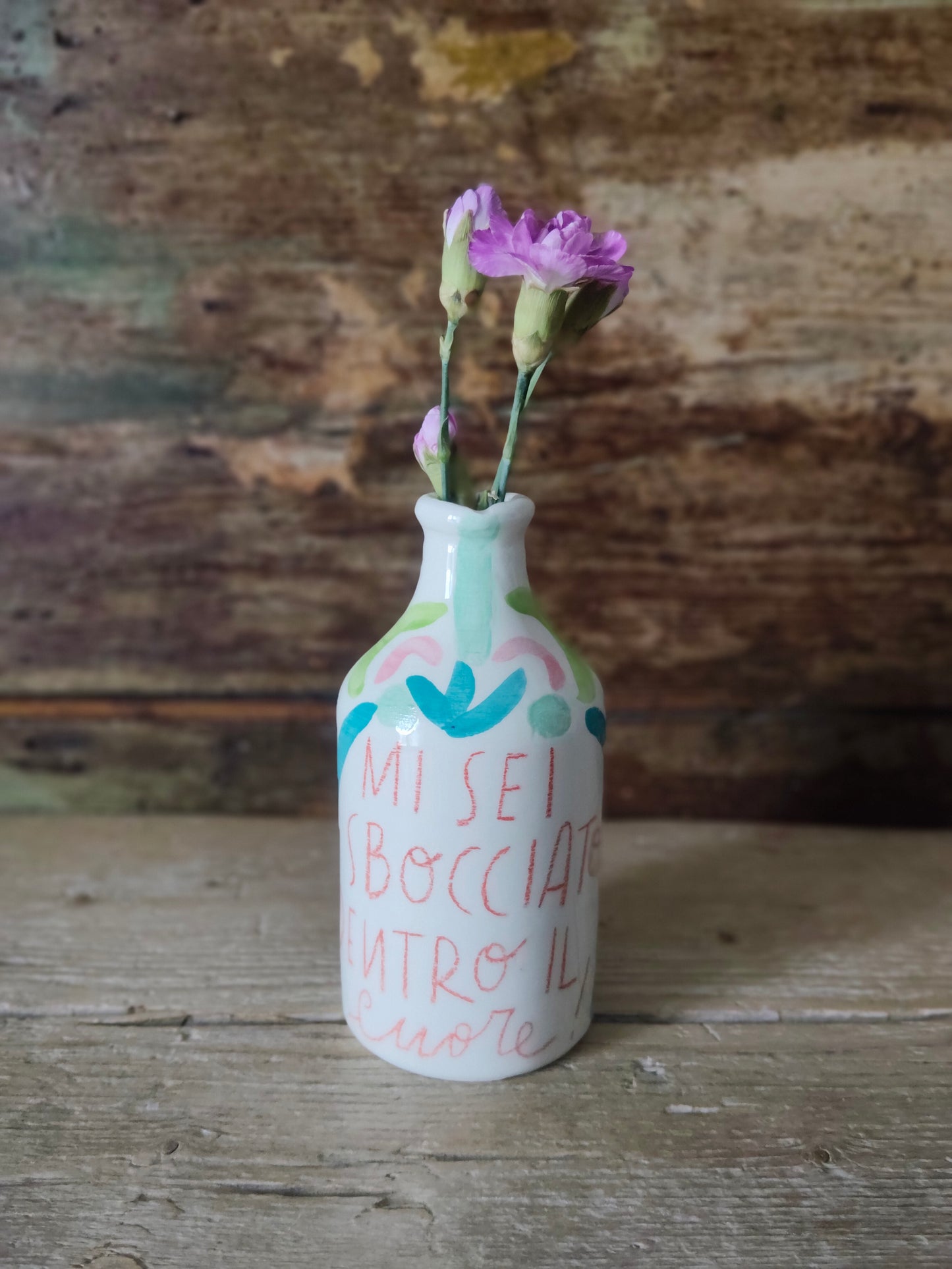 Bottiglietta in Ceramica Dipinta a Mano "Mi sei Sbocciato Dentro il Cuore"