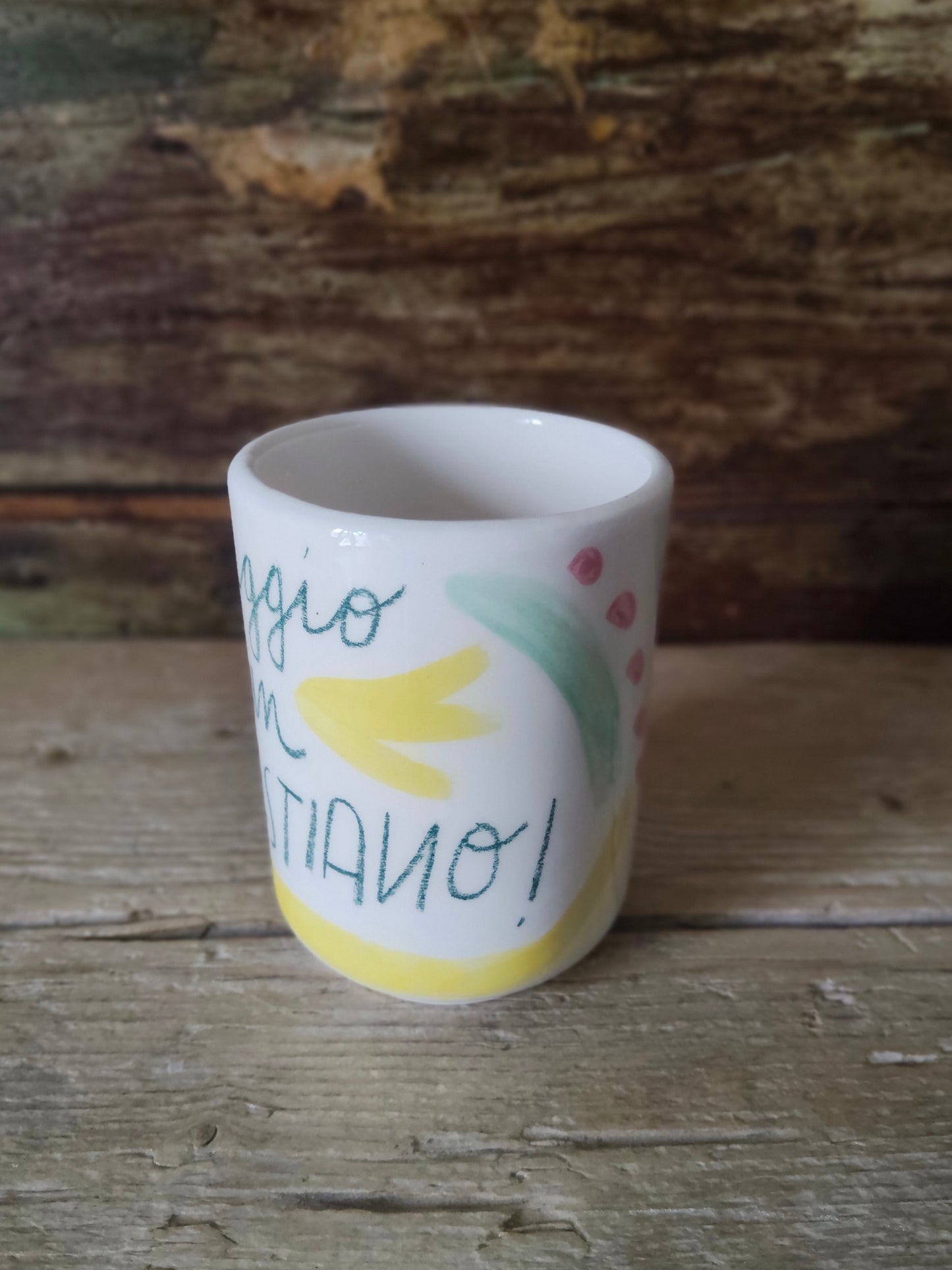 Bicchiere in Ceramica Dipinta a Mano "Democristiano 2.0" giallo
