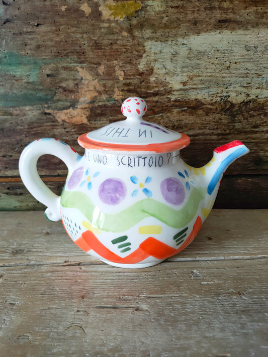 Teiera in Ceramica Dipinta a Mano "Cappellaio Matto"
