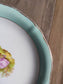 Piatto serie Damerini Mageradesi "A tú madre!" Piccolo con Bordo Verde Acqua Dorato Irregolare