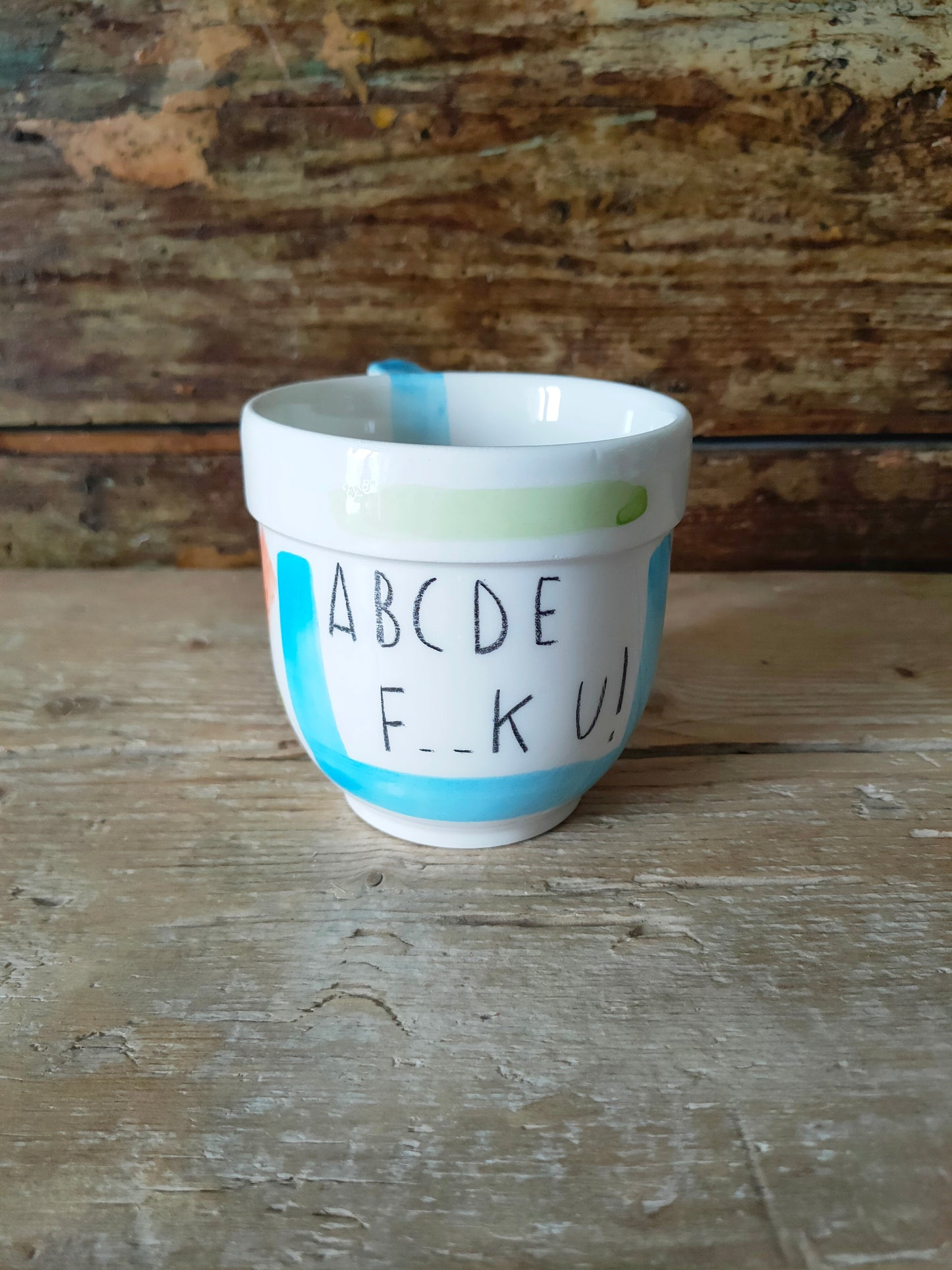Tazza Modello Anni '50 in Ceramica Dipinta a Mano "ABCDE F_ _ K U!"