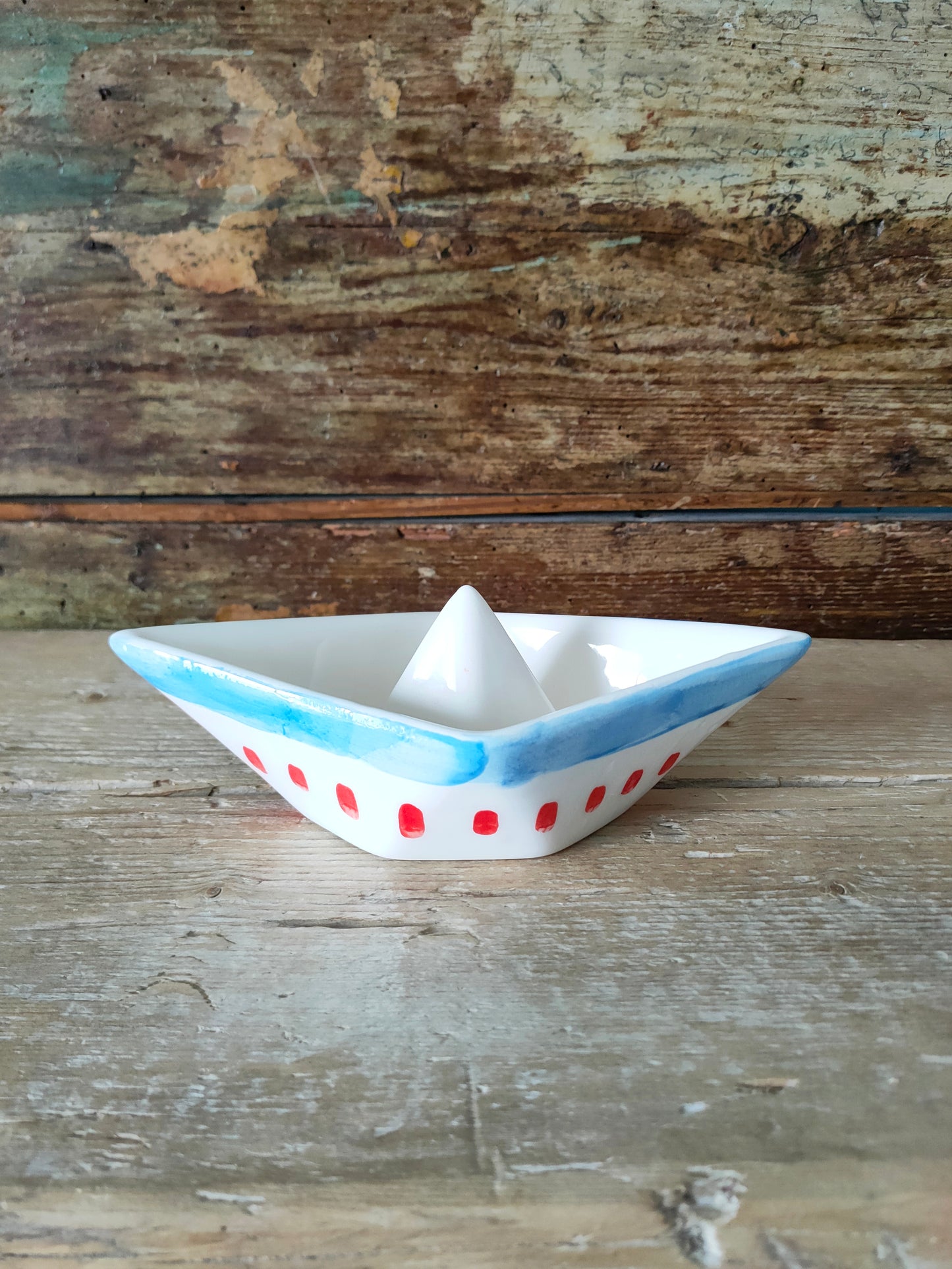 Barchetta di Carta in Ceramica Dipinta a Mano "Tieniti a Galla!"